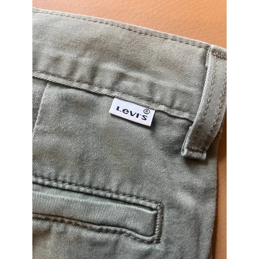 Women’s Levi’s Shorts Green Size 30 - Picture 4 of 4